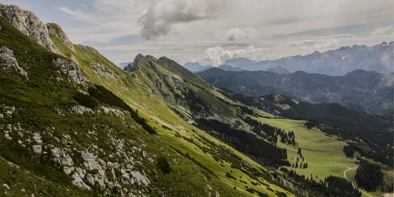 从V分吧到元宇宙入口：兴趣社区如何成为虚拟世界的雏形与场景拓展先锋