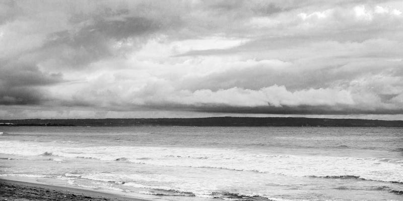 赛博朋克线上社区V分吧的生存法则：与主流平台的差异化竞争策略与未来空间分析